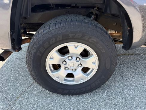 Used 2013 Toyota Tacoma PreRunner w/ SR5 Pkg image 16