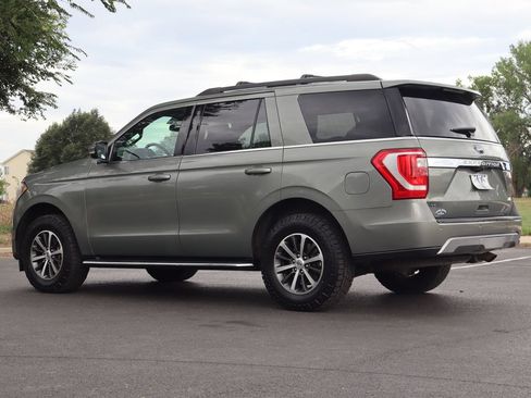 Used 2019 Ford Expedition XLT w/ Equipment Group 202A AWD/4WD image 7