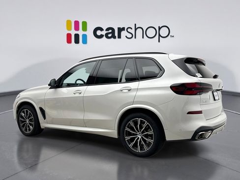 Used 2025 BMW X5 xDrive40i w/ M Sport Package AWD/4WD image 3