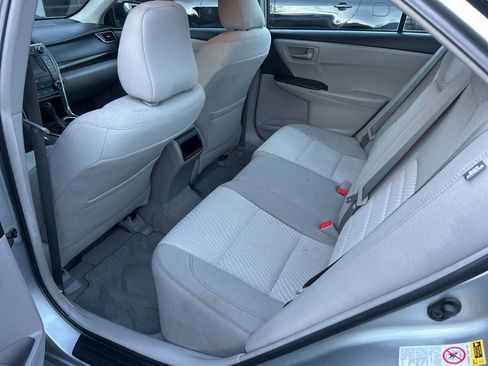 Used 2015 Toyota Camry LE image 8