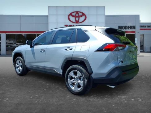 Used 2025 Toyota RAV4 XLE w/ Convenience Package FWD image 3
