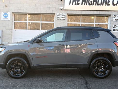Used 2024 Jeep Compass Trailhawk image 2