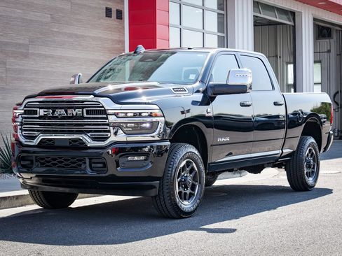 Used 2026 RAM 2500 Laramie AWD/4WD image 8