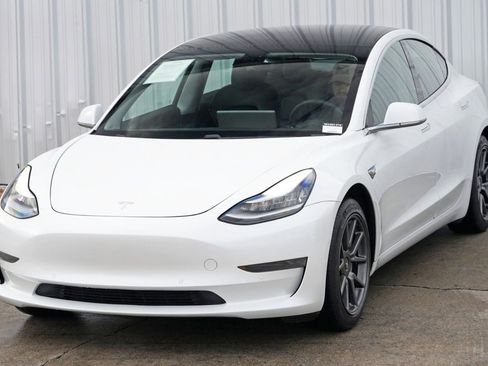 Used 2020 Tesla Model 3 Standard Range Plus image 44
