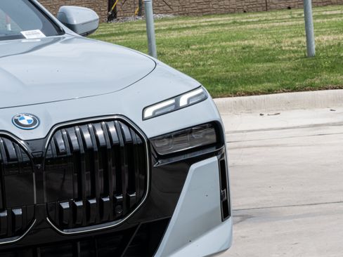 New 2026 BMW i7 xDrive60 AWD/4WD image 7