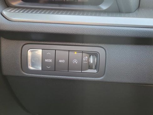 New 2026 Chevrolet Traverse LT image 12