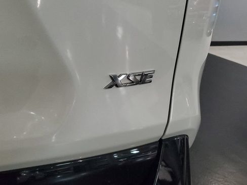 Used 2022 Toyota RAV4 XSE AWD/4WD image 9