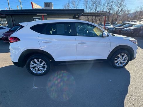 Used 2020 Hyundai Tucson SE image 9