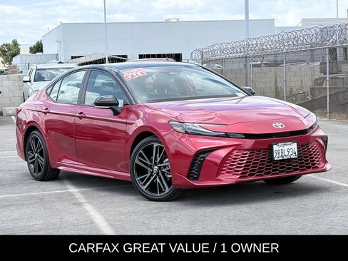 Used 2025 Toyota Camry XSE FWD image 2