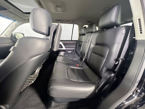 Used 2018 Toyota Land Cruiser w/ Carpet Mat Package AWD/4WD image 25