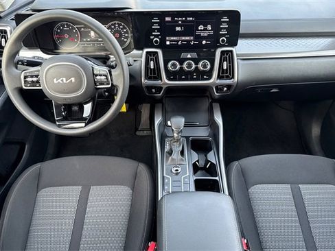 Used 2022 Kia Sorento LX image 13