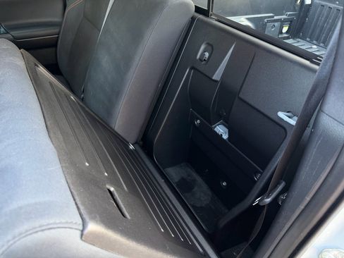 Used 2019 Toyota Tacoma TRD Off-Road image 17