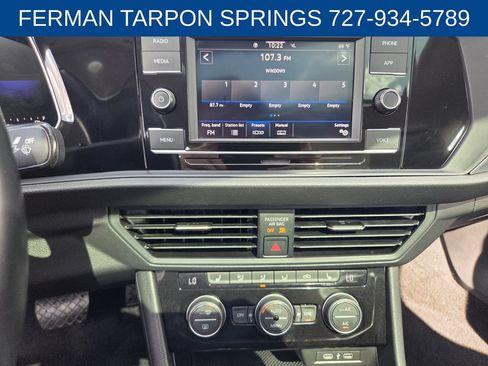 Used 2024 Volkswagen Jetta SE FWD image 25
