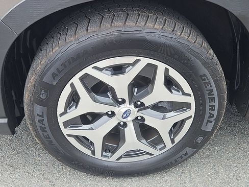 Used 2024 Subaru Forester Premium AWD/4WD image 7