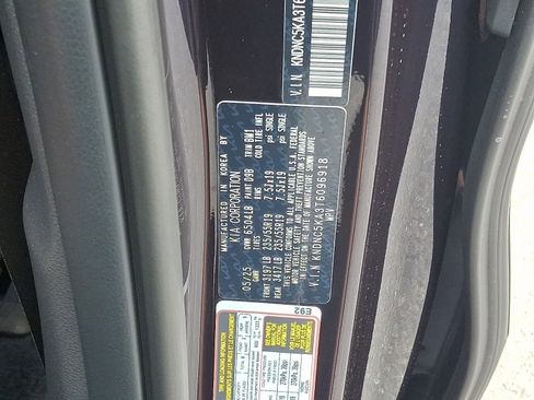 New 2026 Kia Carnival EX image 17