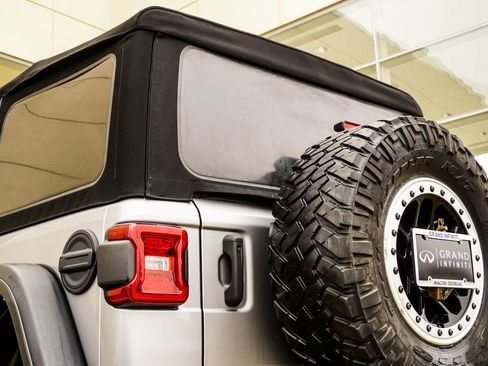 Used 2021 Jeep Wrangler Unlimited Rubicon AWD/4WD image 13