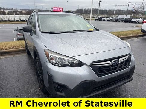 Used 2021 Subaru Crosstrek 2.0i image 2