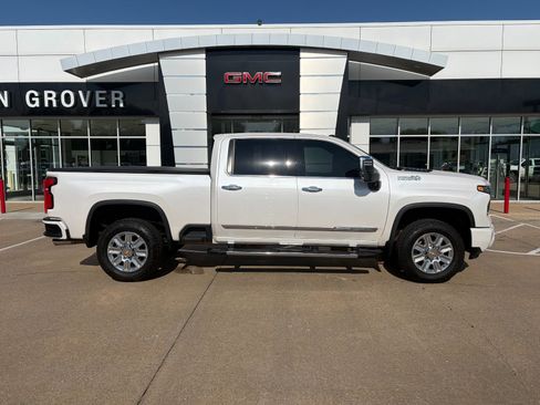 Used 2025 Chevrolet Silverado 3500 High Country w/ High Country Premium Package AWD/4WD image 37