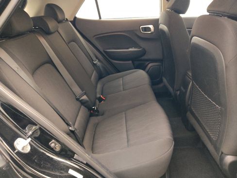 Used 2023 Hyundai Venue SE FWD image 19