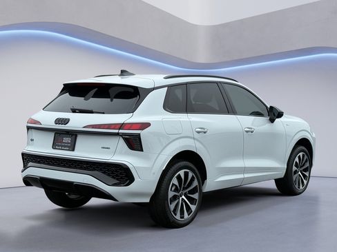 New 2026 Audi Q3 quattro 2.0T AWD/4WD image 6