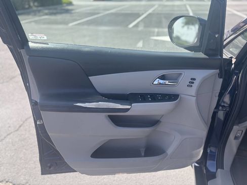 Used 2014 Honda Odyssey Touring Elite image 10