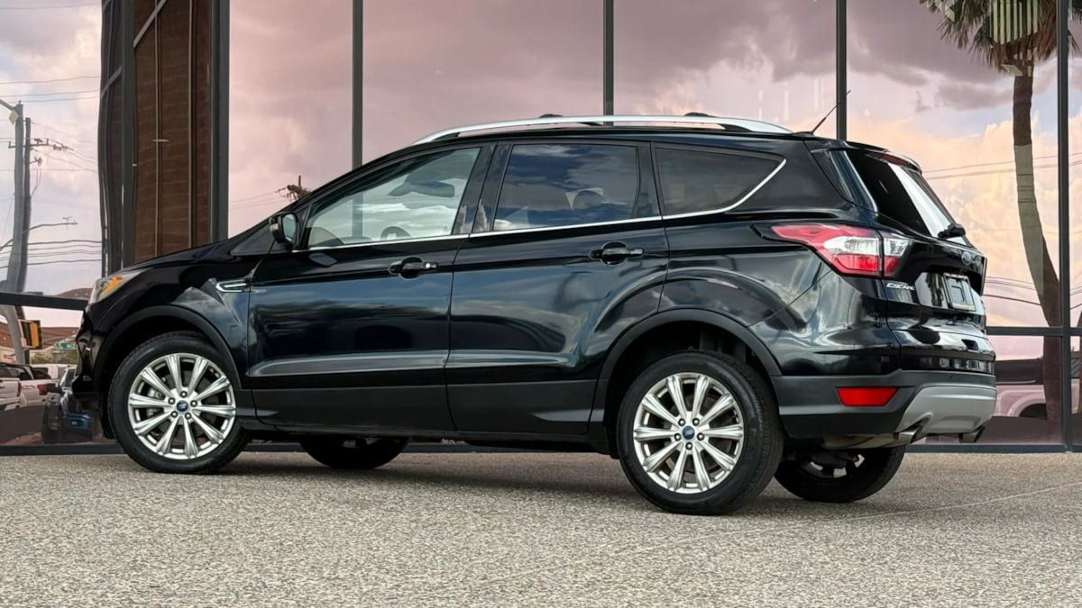 Used 2017 Ford Escape Titanium FWD image 6