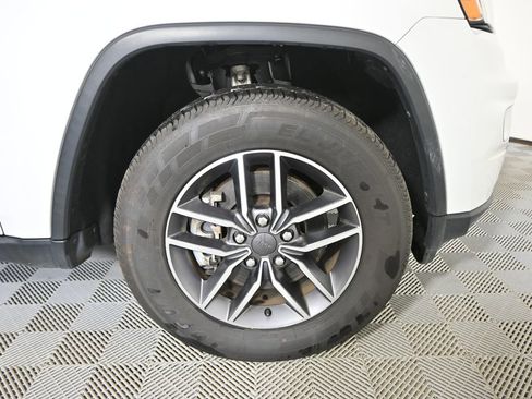 Used 2022 Jeep Grand Cherokee Limited image 11