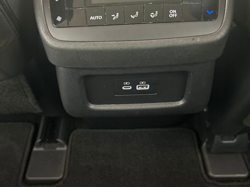 Used 2025 Nissan Pathfinder SV image 20