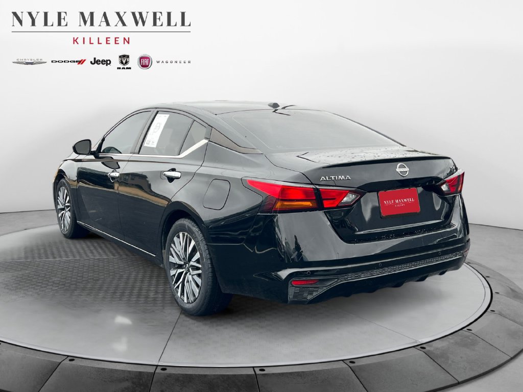 Used 2024 Nissan Altima 2.5 SV FWD image 14