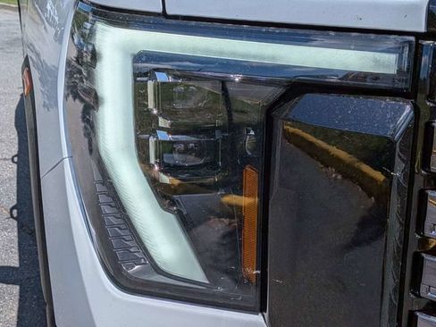 New 2026 GMC Sierra 2500 Denali Ultimate AWD/4WD image 9
