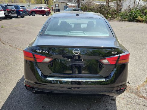 Used 2023 Nissan Altima 2.5 SV FWD image 5