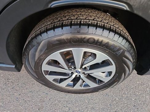 Used 2025 Subaru Outback Premium AWD/4WD image 15