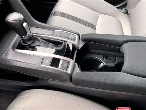 Used 2019 Honda Civic EX image 17