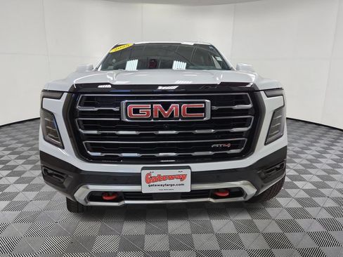Used 2025 GMC Yukon XL AT4 w/ AT4 Premium Package AWD/4WD image 5