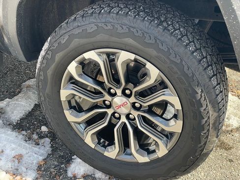 Used 2023 GMC Canyon Denali AWD/4WD image 32