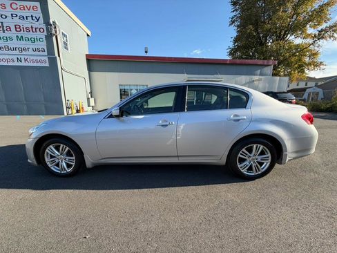 Used 2013 INFINITI G37 x Sedan w/ Premium Pkg image 2