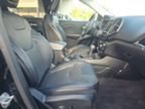 Used 2019 Jeep Cherokee Limited AWD/4WD image 6
