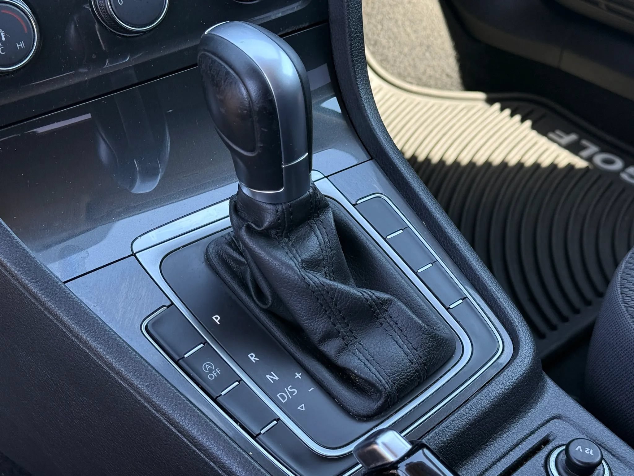 Used 2019 Volkswagen Golf S FWD image 26