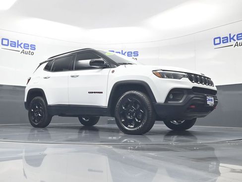 Used 2023 Jeep Compass Trailhawk AWD/4WD image 37