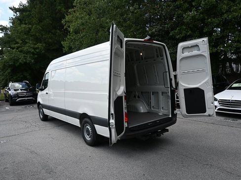 Used 2025 Mercedes-Benz Sprinter 2500 image 30