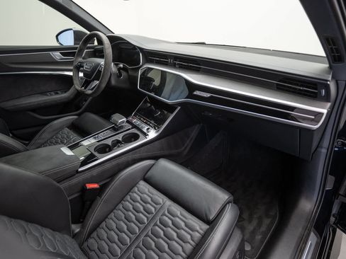 Used 2024 Audi RS 6 performance image 13