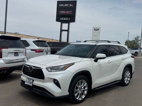Used 2021 Toyota Highlander Limited FWD image 1