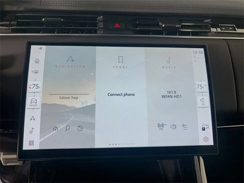 New 2025 Land Rover Range Rover Sport Dynamic SE image 16