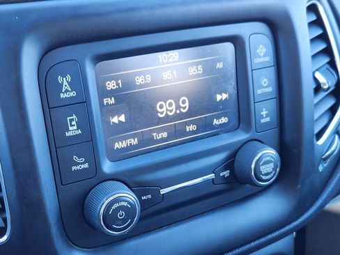 Used 2018 Jeep Compass Latitude image 20