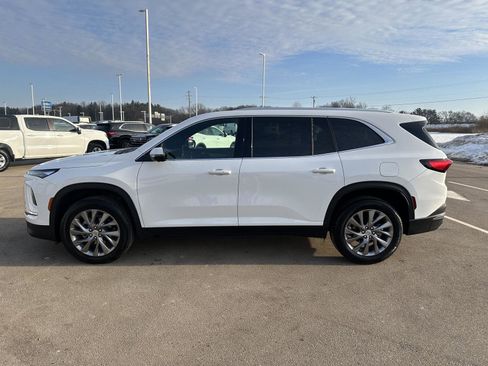 Used 2025 Buick Enclave Preferred image 2