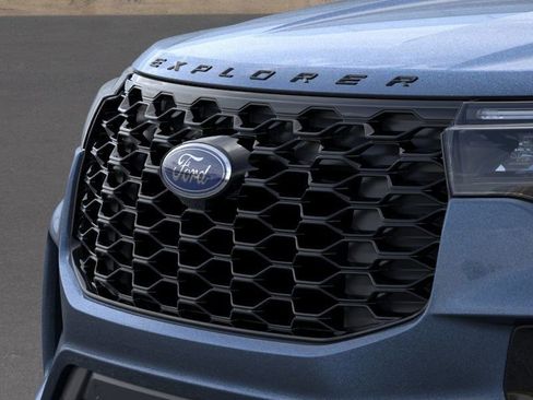 New 2026 Ford Explorer ST-Line w/ ST-Line Street Pack image 18
