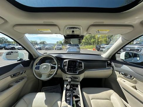Used 2021 Volvo XC90 T5 Momentum w/ Protection Package AWD/4WD image 2