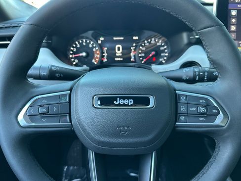 Used 2025 Jeep Compass Limited AWD/4WD image 26