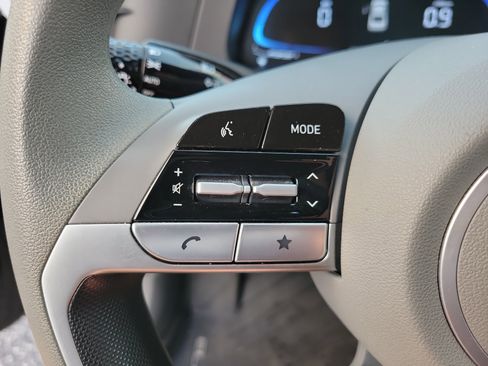 Used 2024 Hyundai Elantra SE image 20