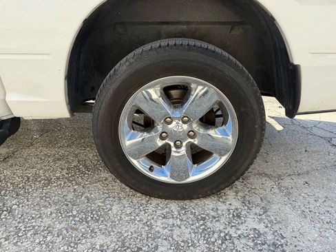 Used 2018 RAM 1500 Express w/ Express Value Package image 21